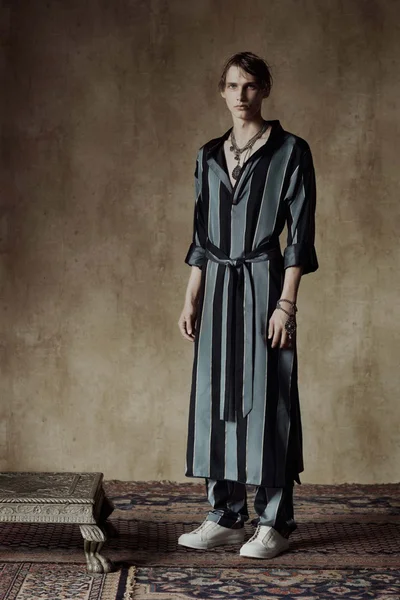 Look 2